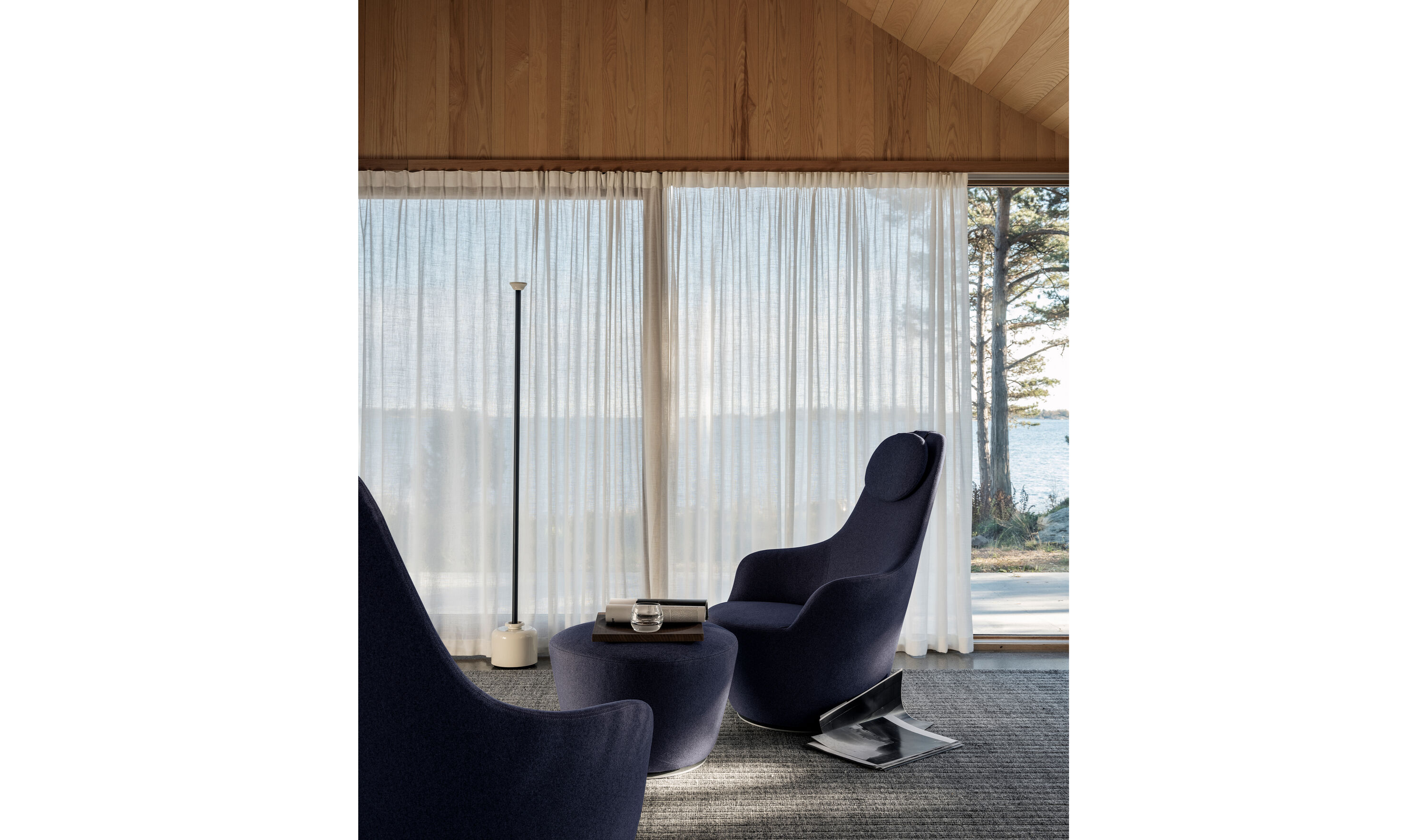 Harbor High armchair and footrest - Blue canvas | B&B Italia