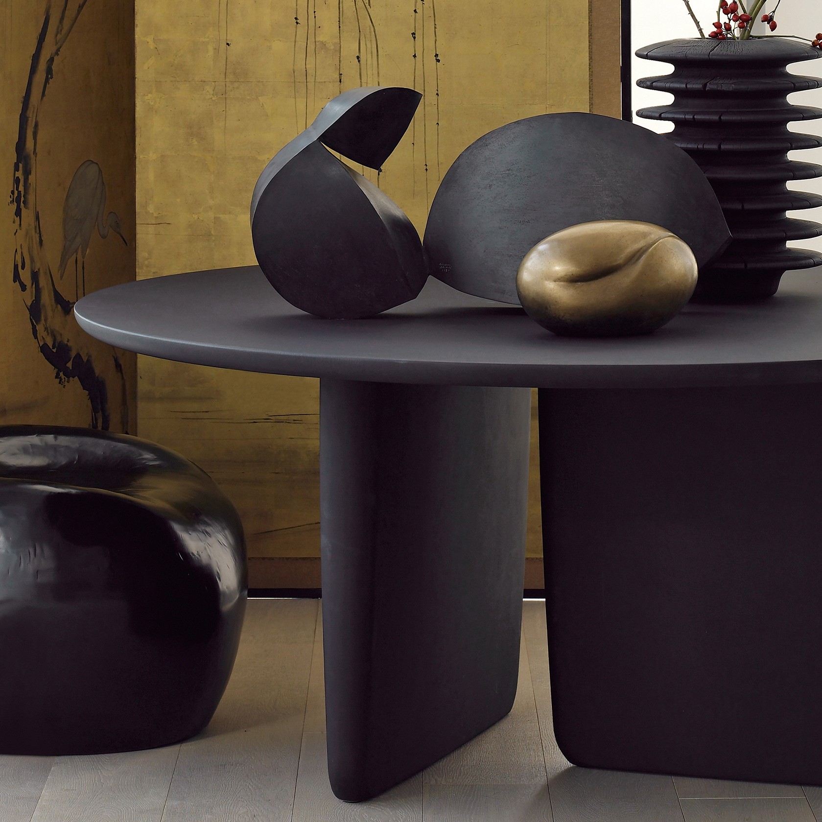 Designer & Modern italian Round Dining Tables | B&B Italia Official Shop